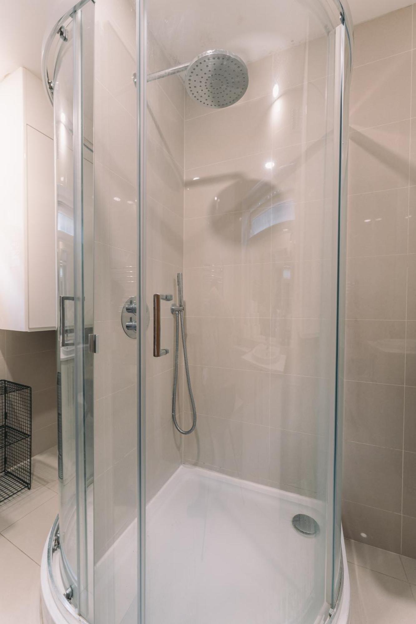 런던 Modern Flat By The Underground. 아파트 외부 사진